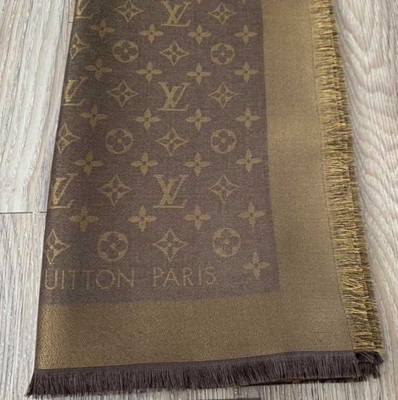 Auth Louis Vuitton Shine Shawl Monogram Brand New - Picture 5 of 7